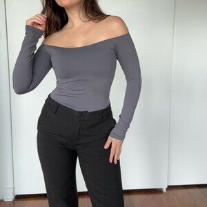 Aritzia grey off the shoulder long sleeve bodysuit (small)